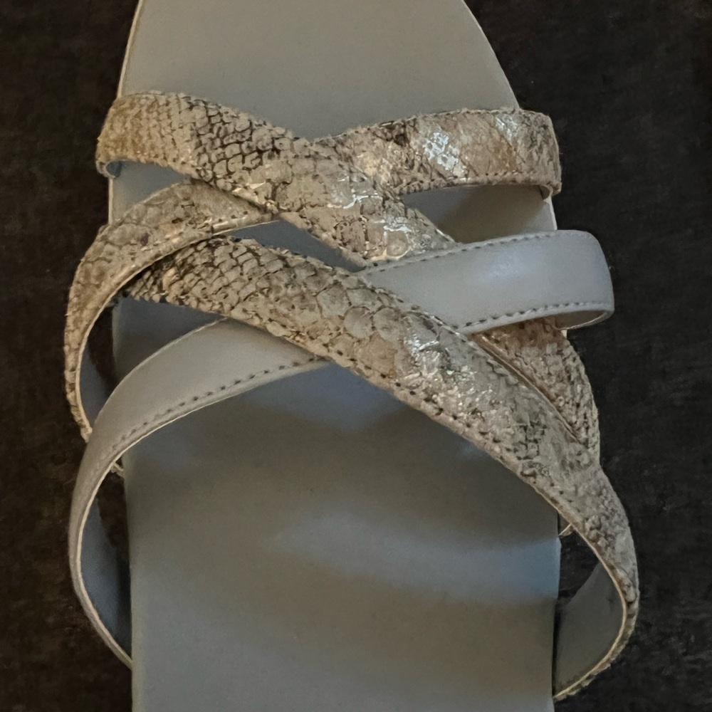 Vionic sandals - Picture 2 of 4